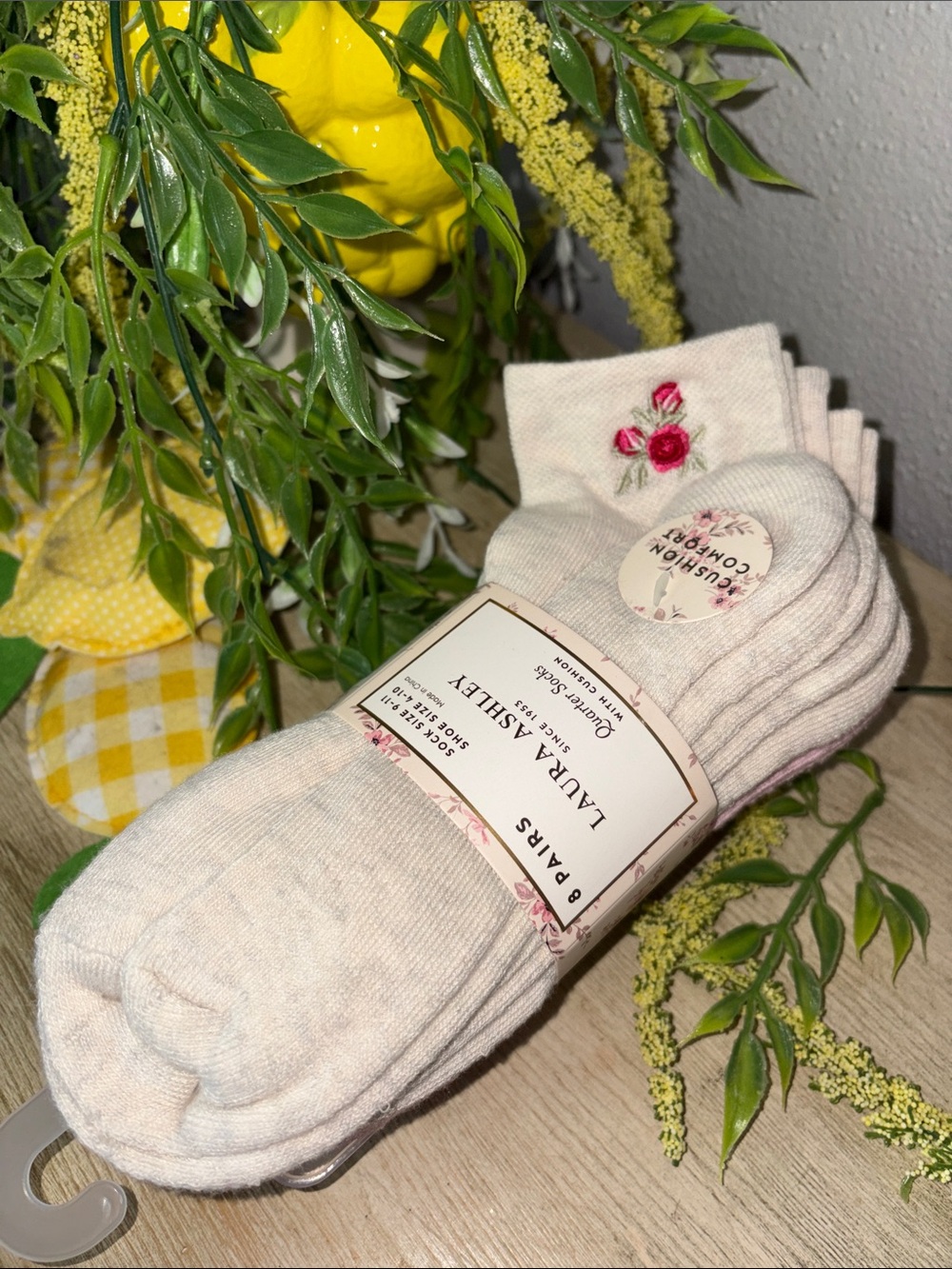 Laura Ashley Women's Crew Socks - Cream with Pink Rose Accent (8 Pairs) NIB